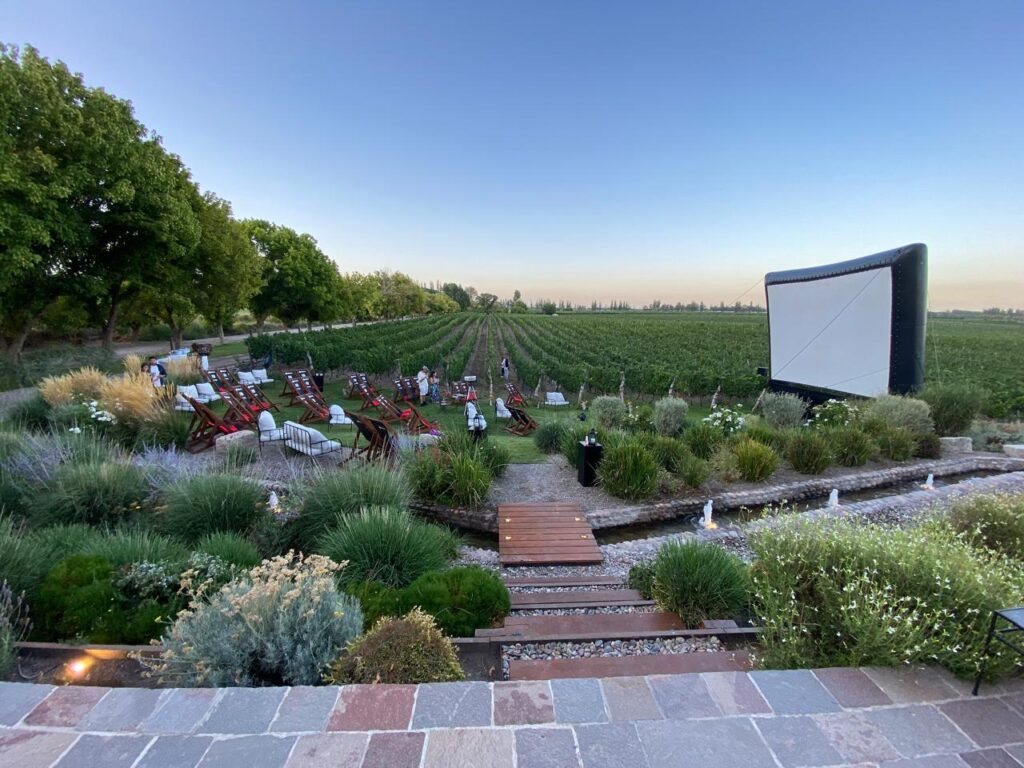 Vino al Cine en Bodega Santa Julia